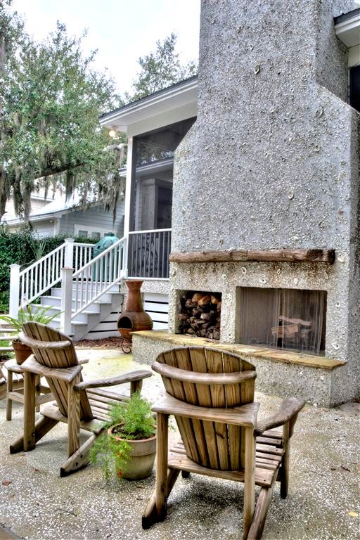 This is an example of a beach style patio in Jacksonville.