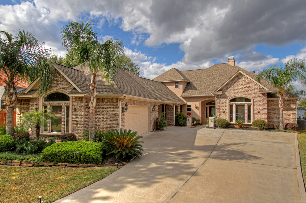 Brookhaven Residence Traditional Exterior Houston by Whiteley