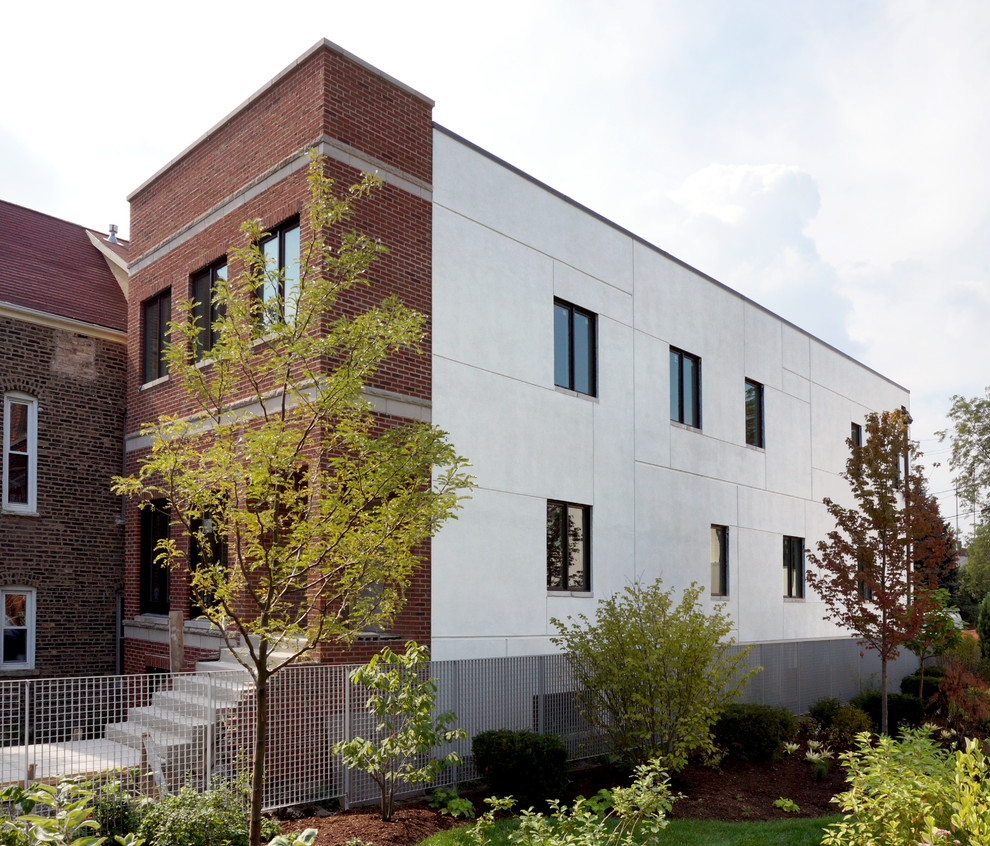 Design ideas for a classic brick house exterior in Chicago.