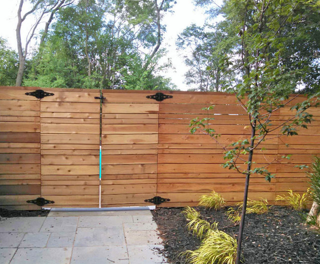 Build A Custom Fence With Cedar Modern Häuser Grand Rapids von Straight Line Fence Houzz