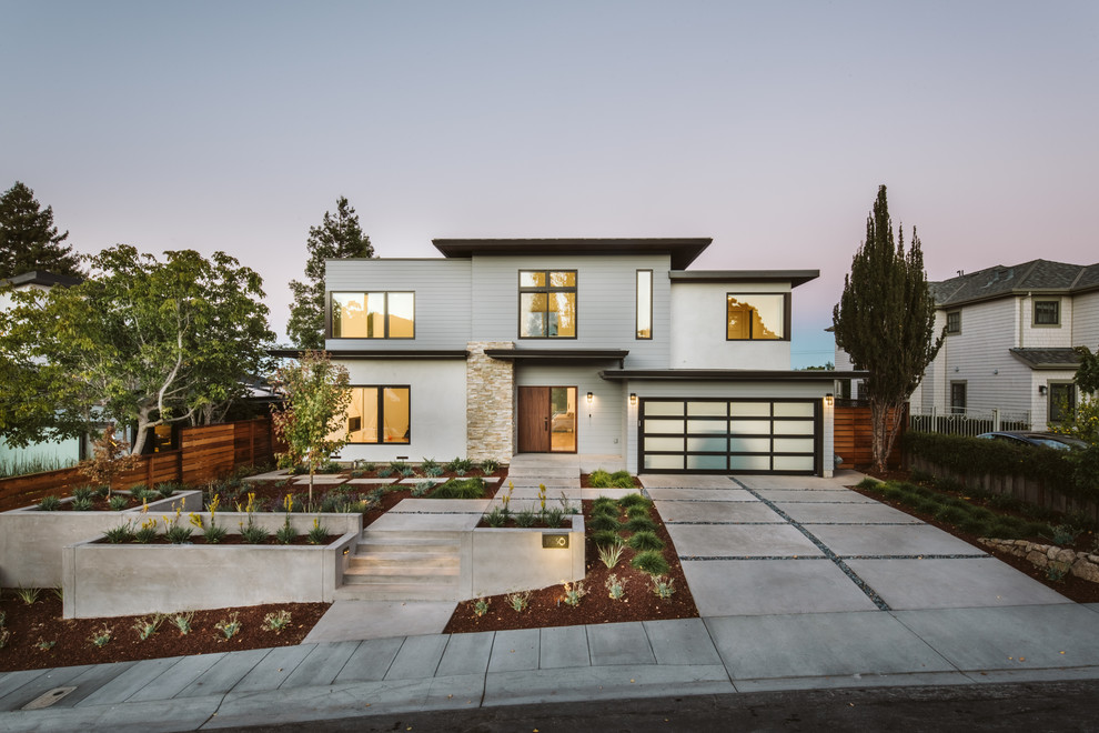 Zweistöckiges Modernes Einfamilienhaus mit Mix-Fassade, grauer Fassadenfarbe und Blechdach in San Francisco