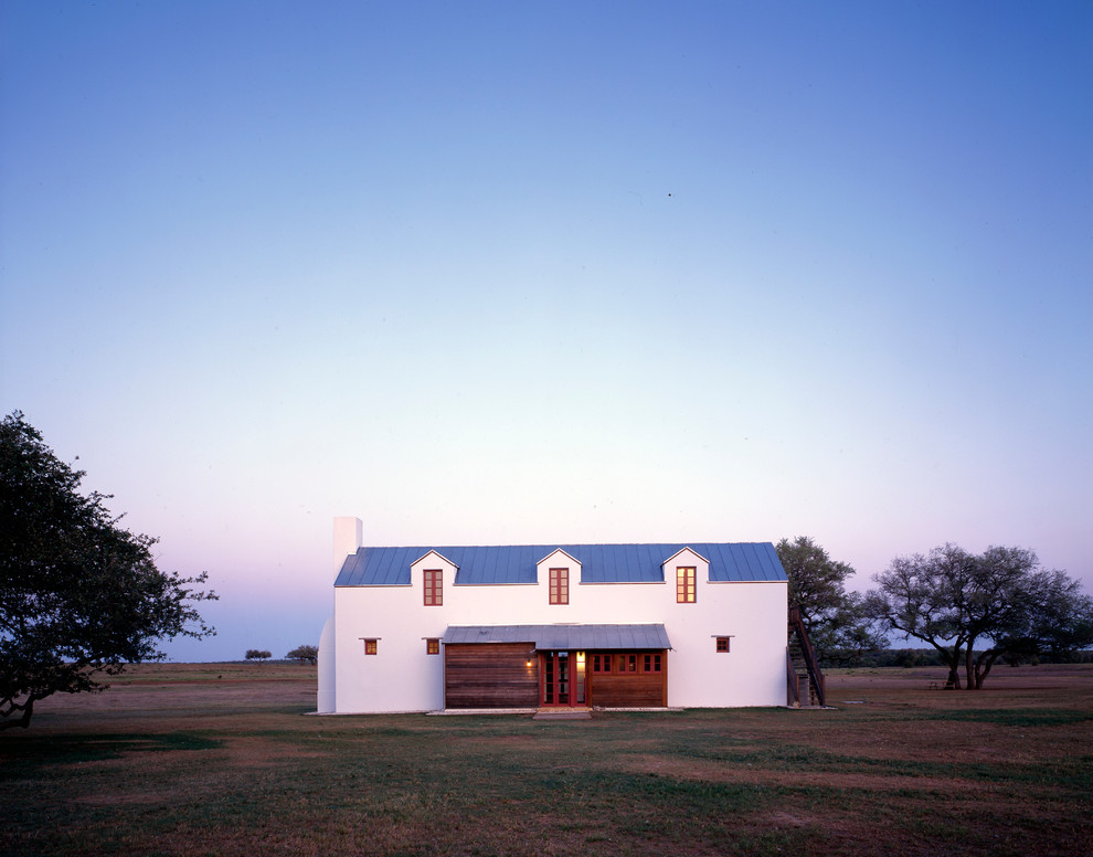 Cottage exterior home idea in Austin