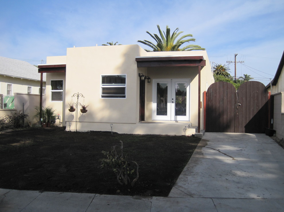 Example of an eclectic exterior home design in Los Angeles