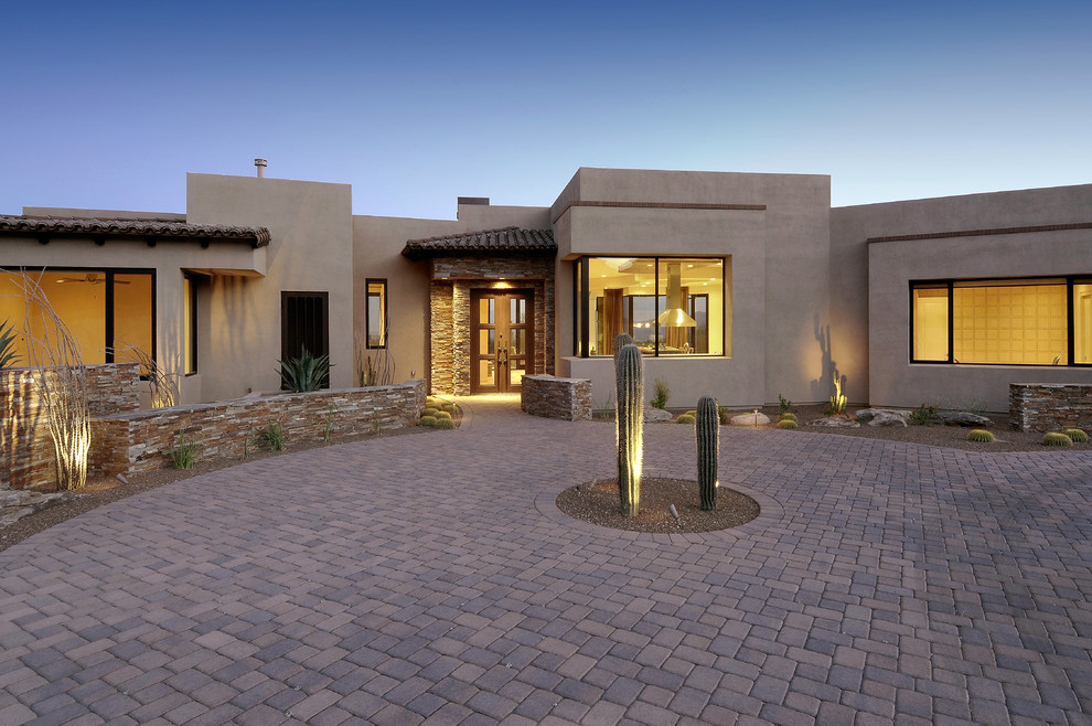 Transitional exterior home idea in Phoenix