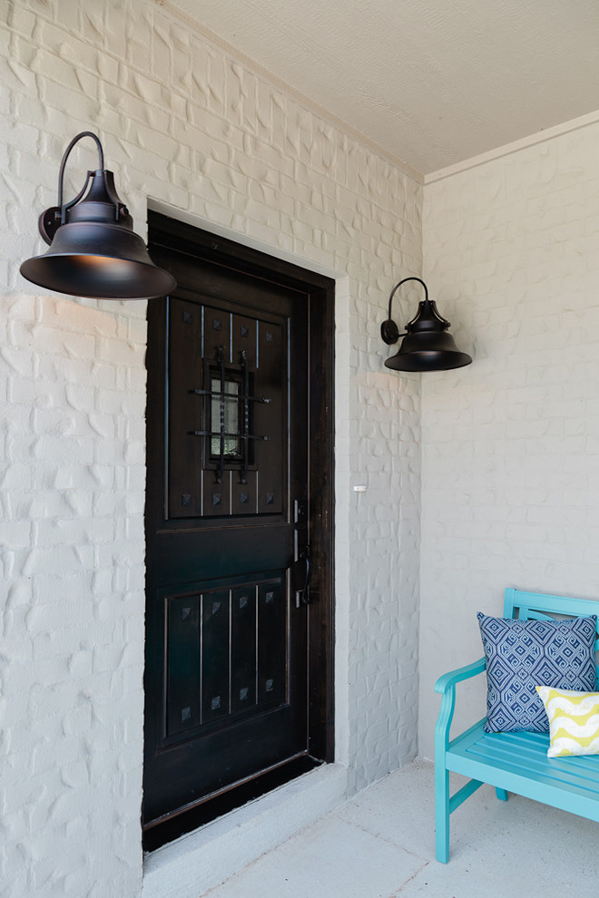 Источник вдохновения для домашнего уюта: двухэтажный, серый дом среднего размера в морском стиле с облицовкой из камня