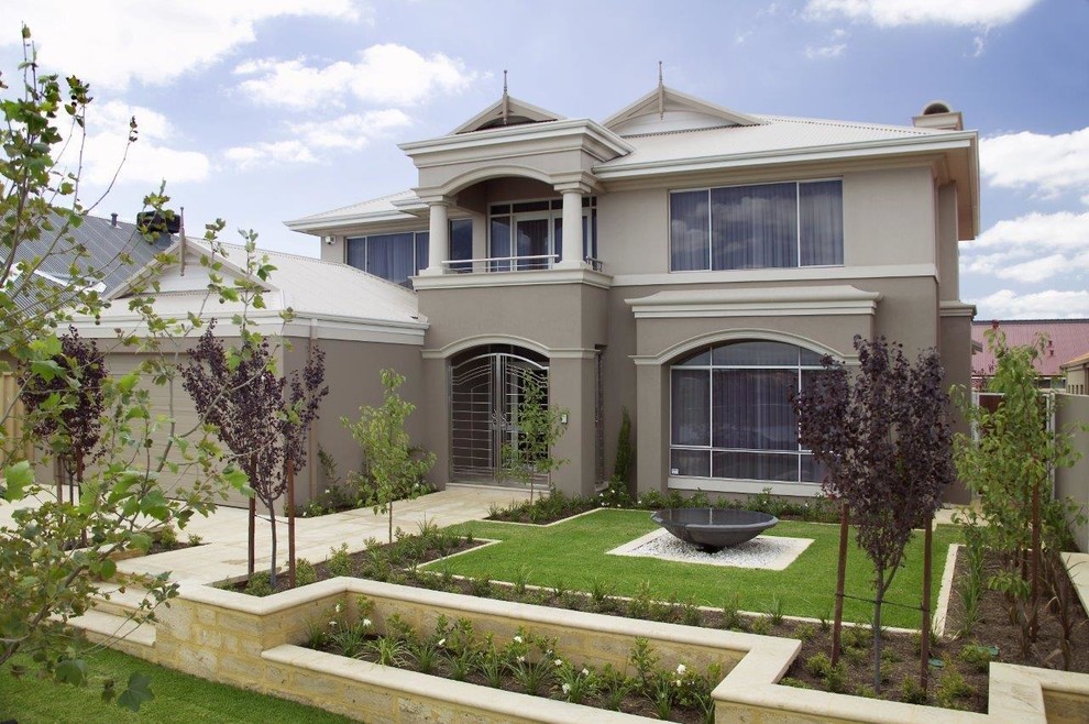 Inspiration pour une façade de maison grise minimaliste en béton de taille moyenne et à un étage avec un toit à deux pans, un toit en métal et un toit blanc.