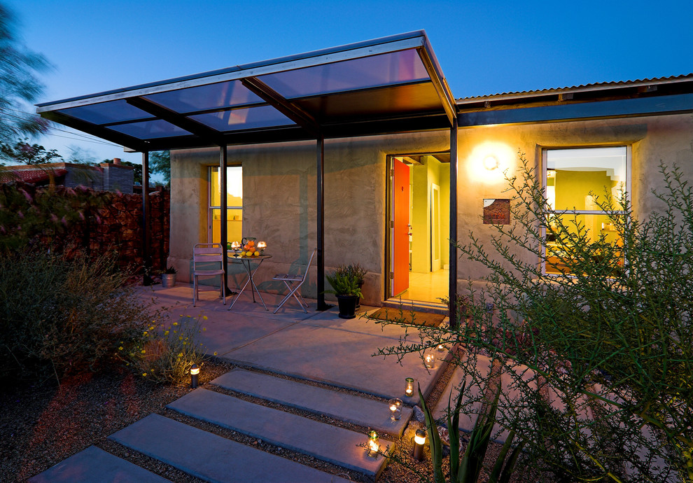 Kleines, Einstöckiges Eklektisches Haus mit Putzfassade in Phoenix