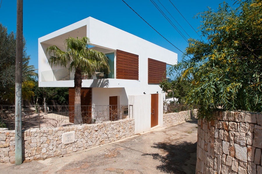 Inspiration for a contemporary exterior home remodel in Palma de Mallorca