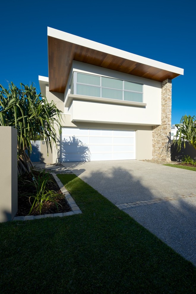 Photo of a coastal house exterior in Gold Coast - Tweed.