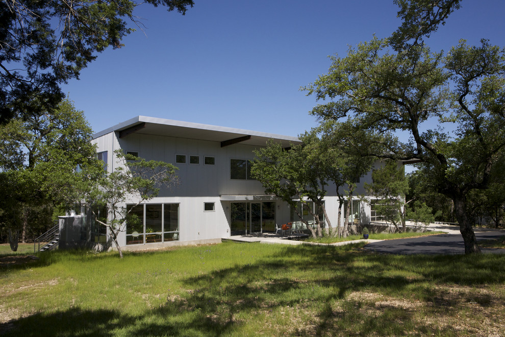 Inspiration for a modern house exterior in Austin.