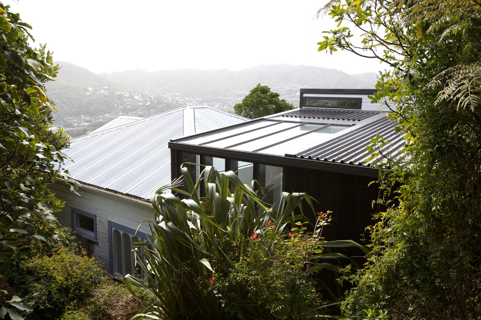 Inspiration for a contemporary house exterior in Wellington.