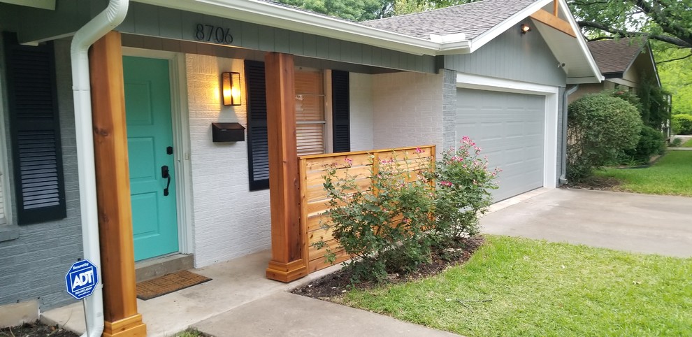 This is an example of a retro house exterior in Austin.