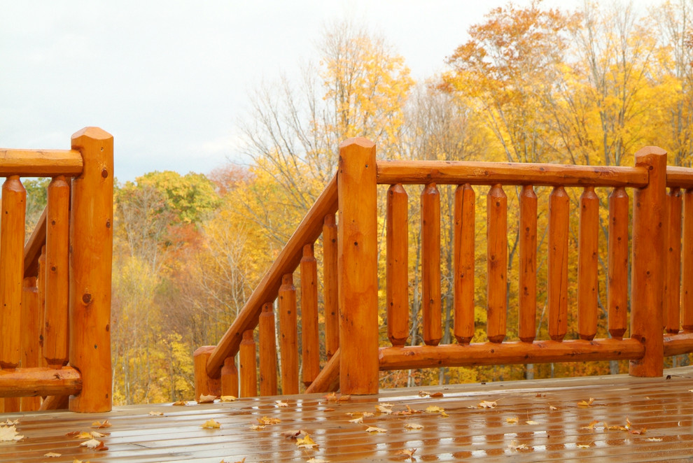 Cedar deck posts and railings Rustic Exterior Other by