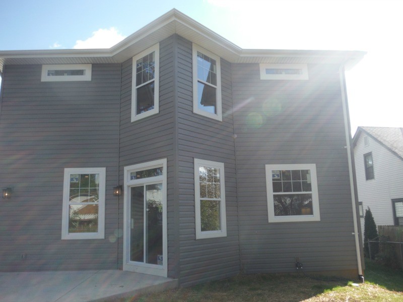 CertainTeed Charcoal Gray Vinyl Siding Brentwood, MO. (63144