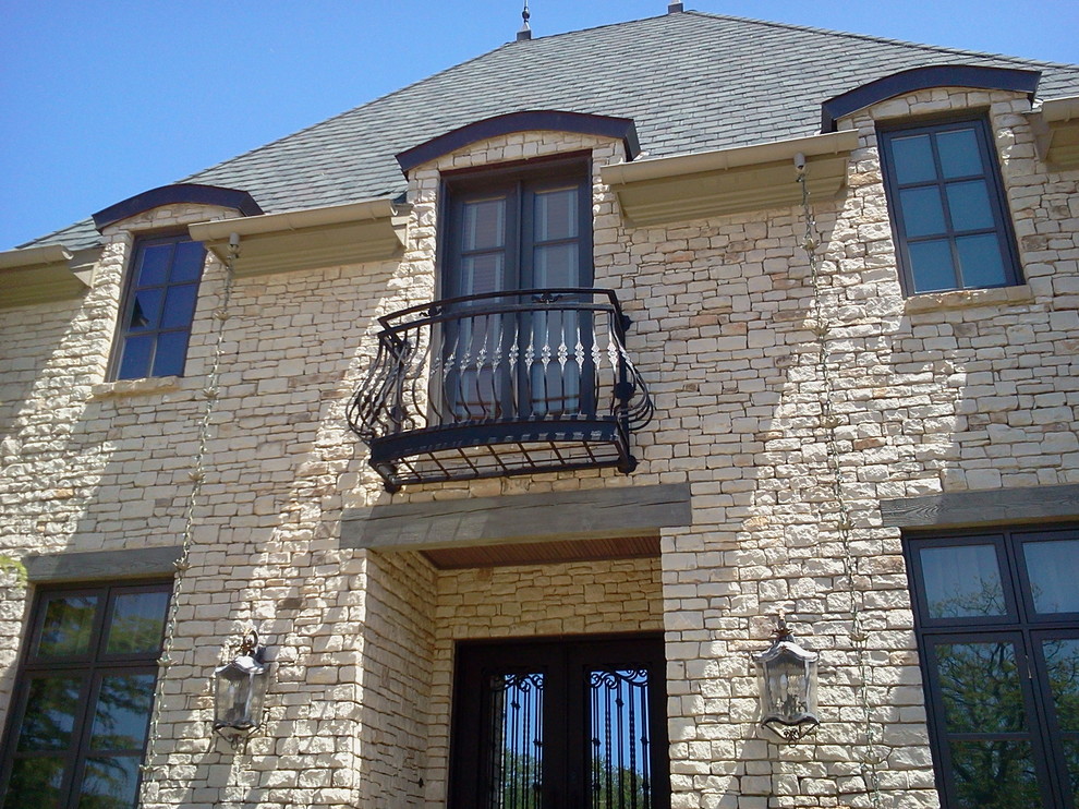 Inspiration for a timeless exterior home remodel in Oklahoma City