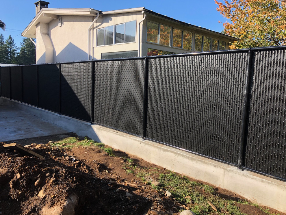 Chain Link Fence Installation with 95 Privacy Slats Modern