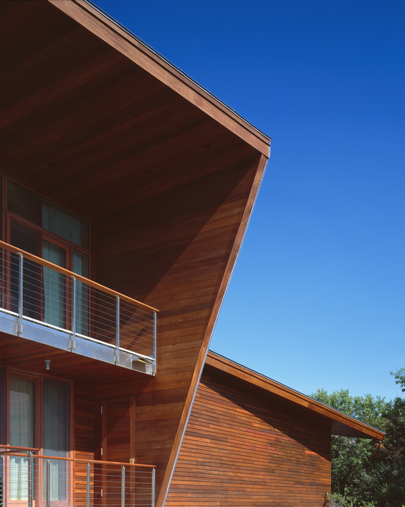 Источник вдохновения для домашнего уюта: огромный, деревянный дом в современном стиле