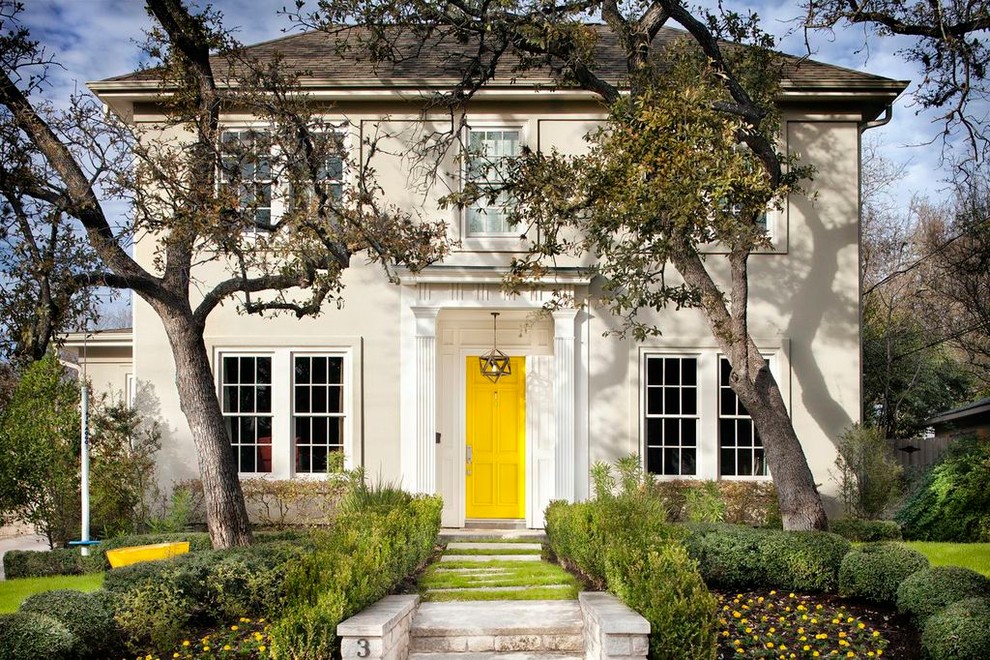 Photo of a classic house exterior in Austin.