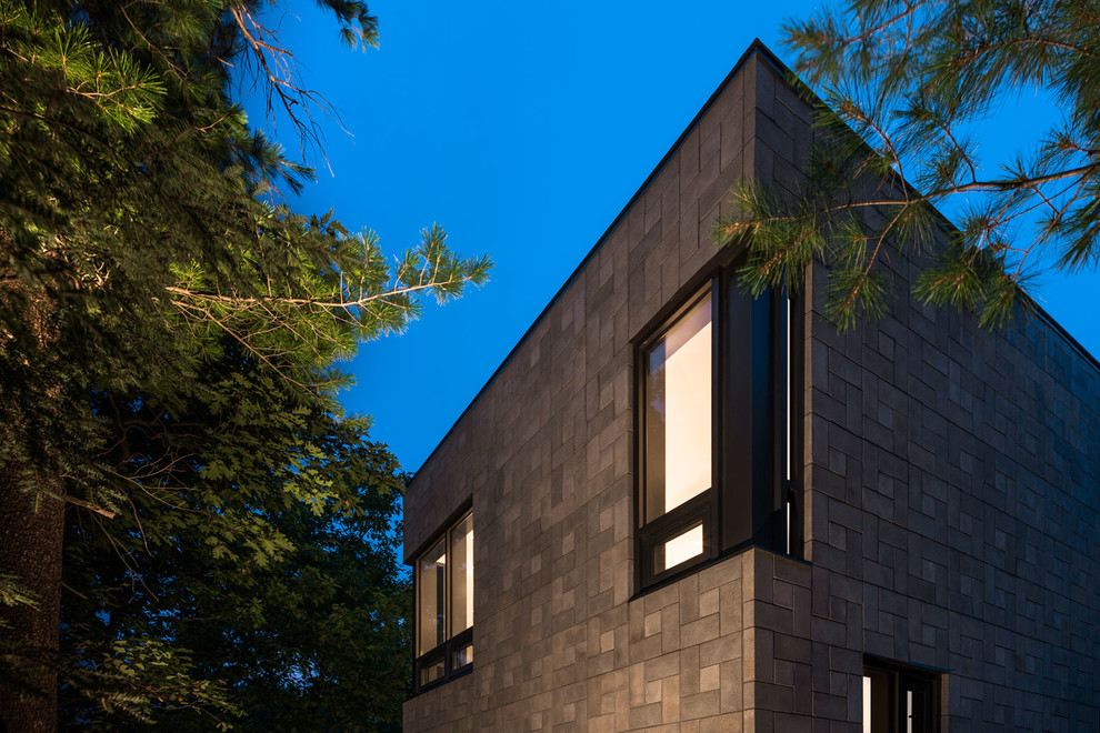 This is an example of a modern house exterior in Montreal.