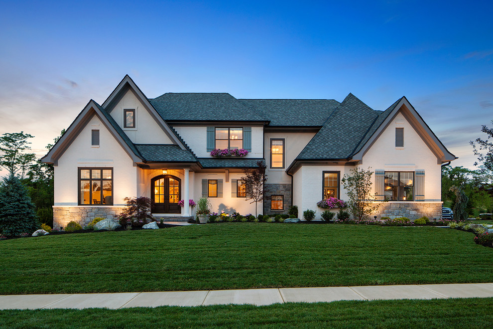 Elegant white exterior home photo in Cincinnati