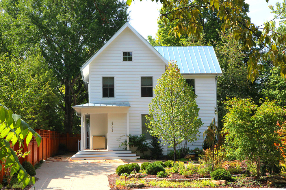 Example of a farmhouse gable roof design in Indianapolis