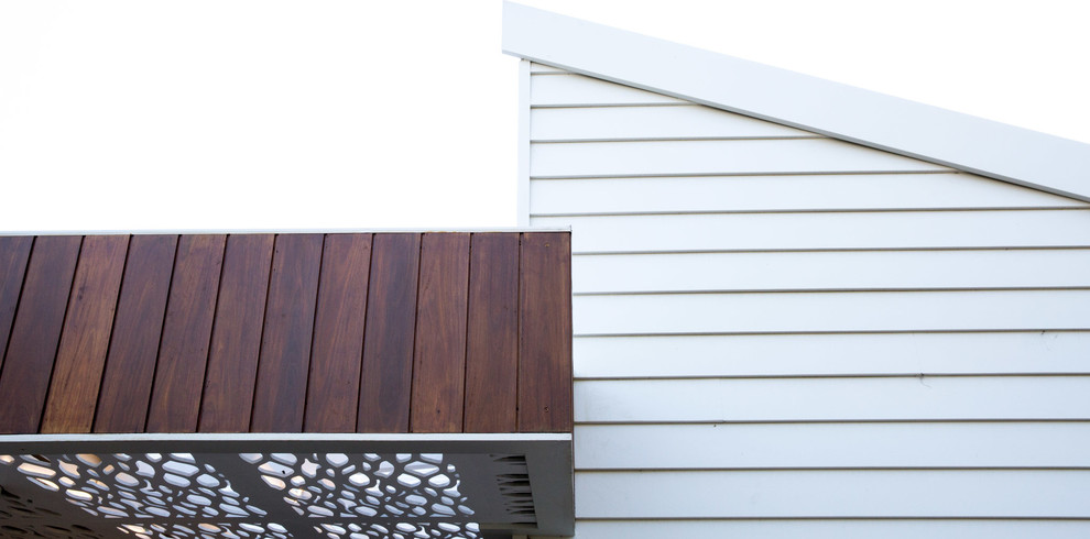 パースにあるコンテンポラリースタイルのおしゃれな家の外観 (コンクリート繊維板サイディング) の写真