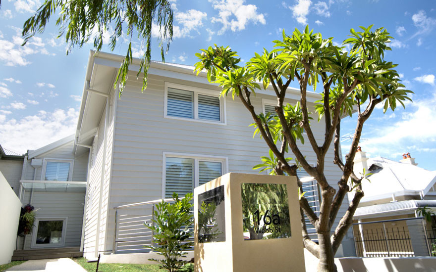 Coastal concrete fiberboard exterior home idea in Perth