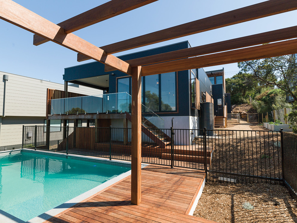 Coastal exterior home idea in Melbourne