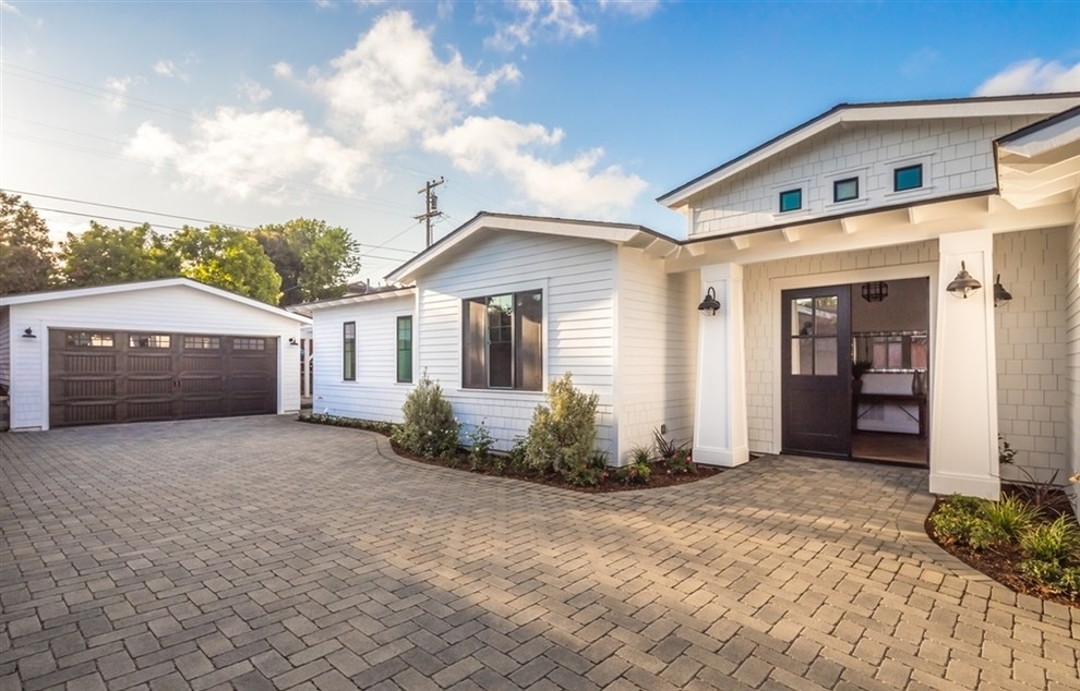 Coastal Ranch Cottage New home in Encinitas Beach Style Exterior