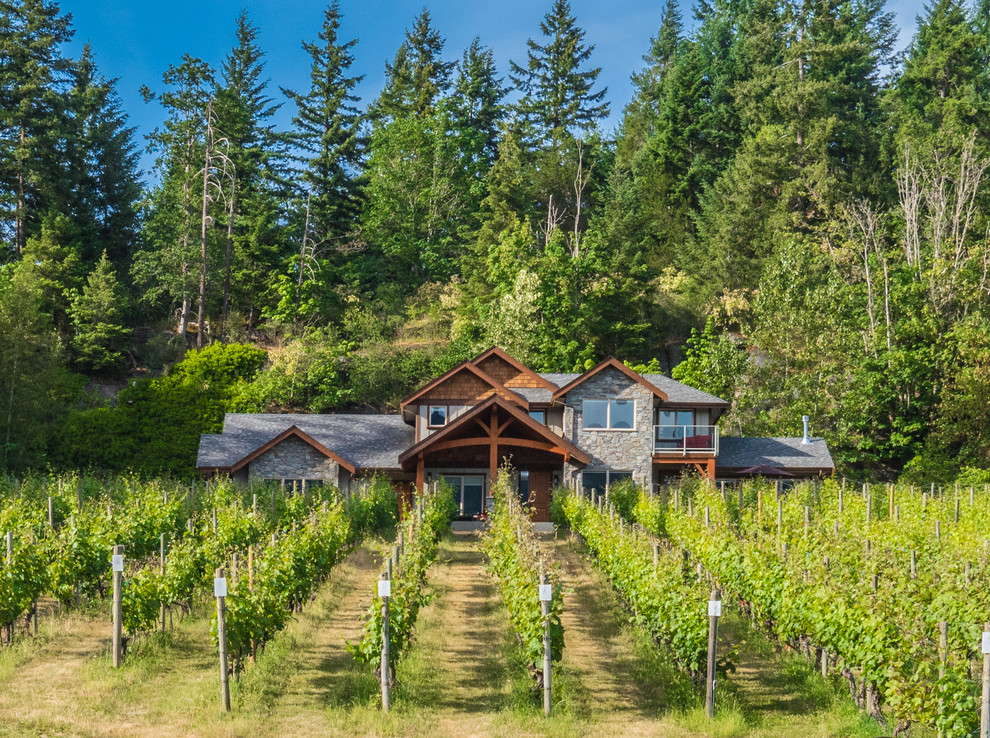 Inspiration for a craftsman exterior home remodel in Vancouver