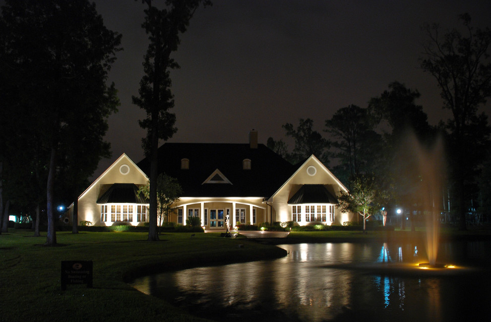Coles Crossing Traditional Exterior Houston by Light It Right