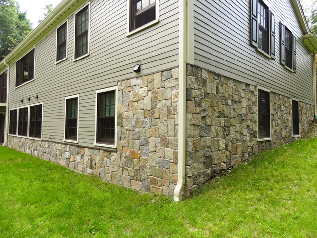 Colonial Style Ranch with Dry-Fit Natural Stone Accents - Traditional ...