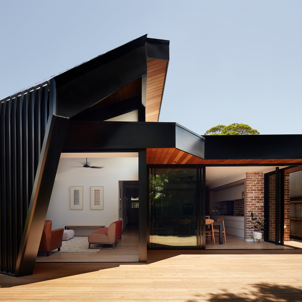 Minimalist exterior home photo in Wollongong