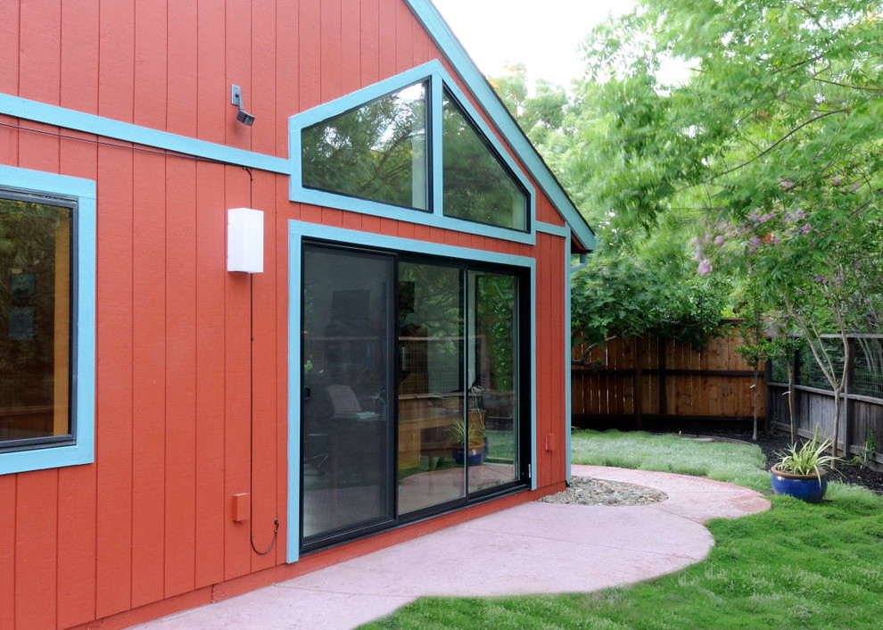 Eclectic exterior home idea in Sacramento