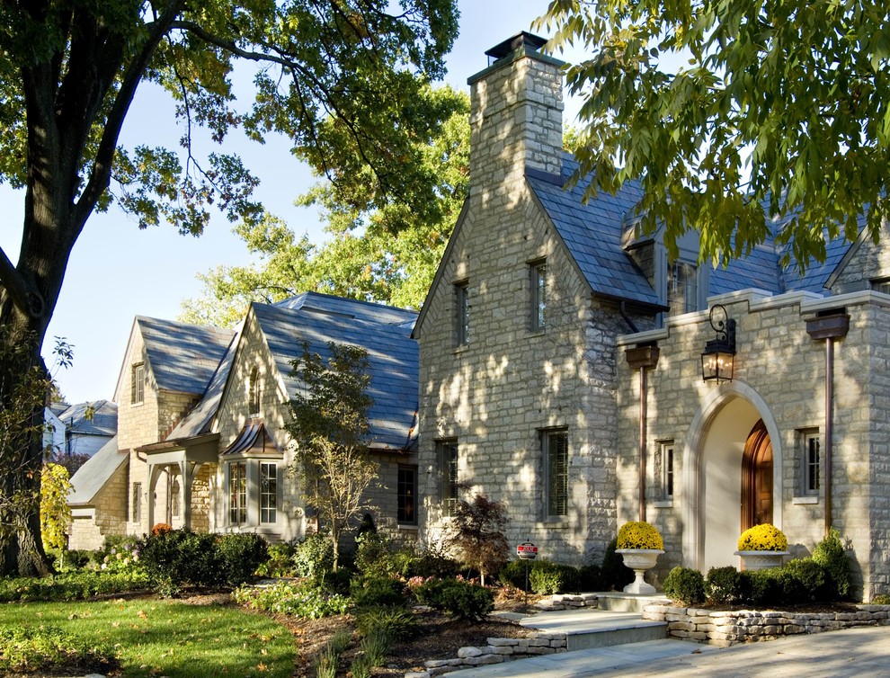 This is an example of a classic house exterior in Columbus.