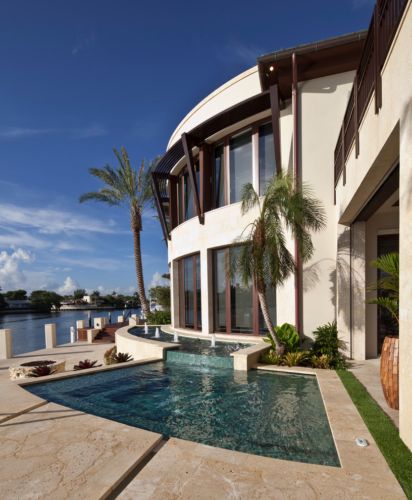 Zweistöckiges Modernes Haus in Miami