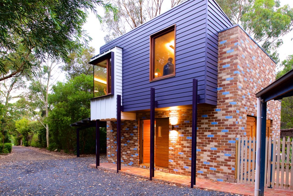Contemporary two-story exterior home idea in Melbourne