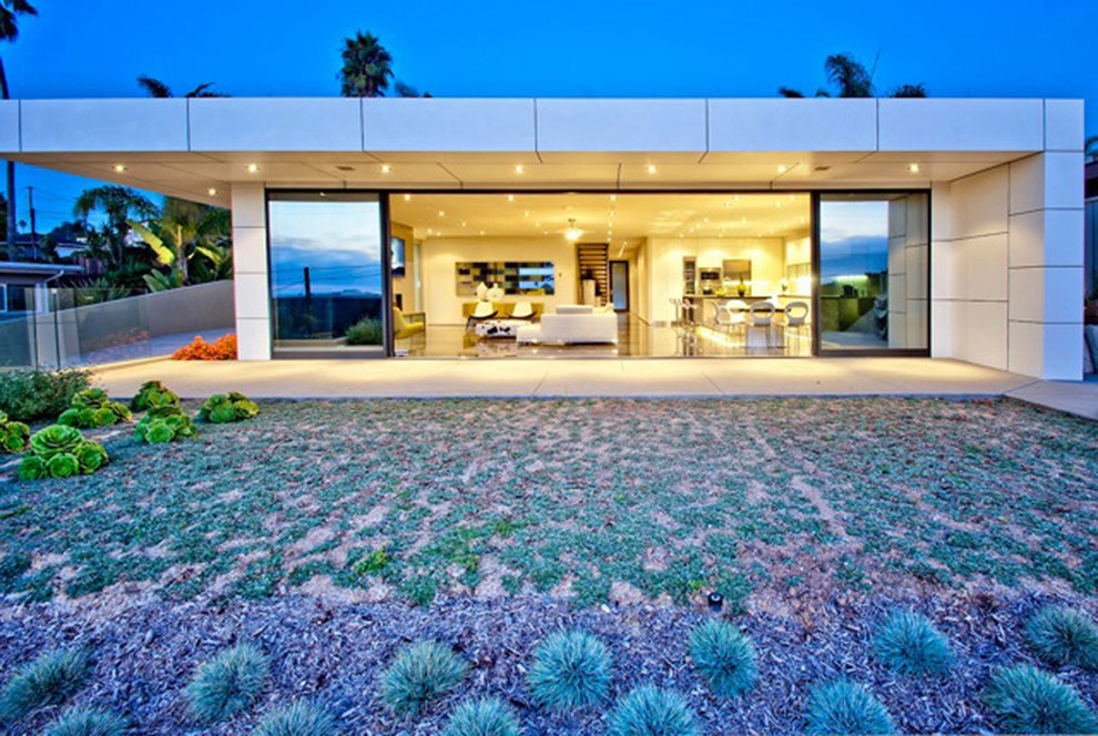 This is an example of a contemporary house exterior in San Diego.