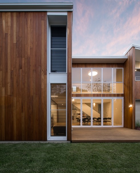 Design ideas for a contemporary house exterior in Sydney.