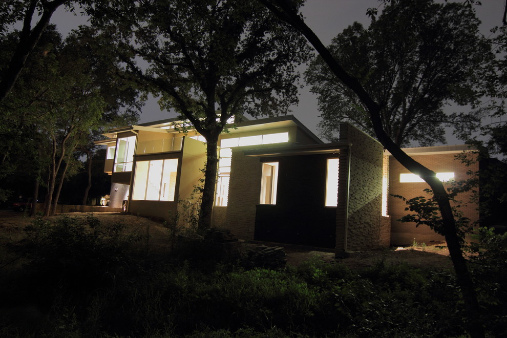 Inspiration for a modern exterior home remodel in Dallas