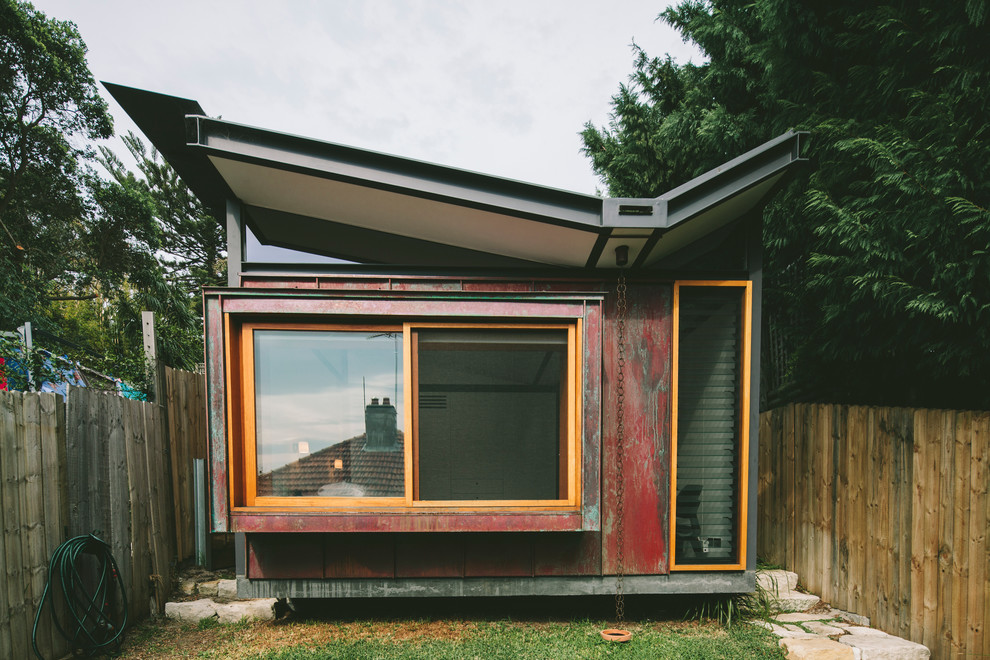 Idées déco pour une petite façade de maison container contemporaine de plain-pied.