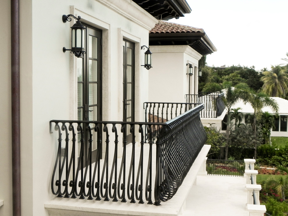 Inspiration for a classic house exterior in Miami.