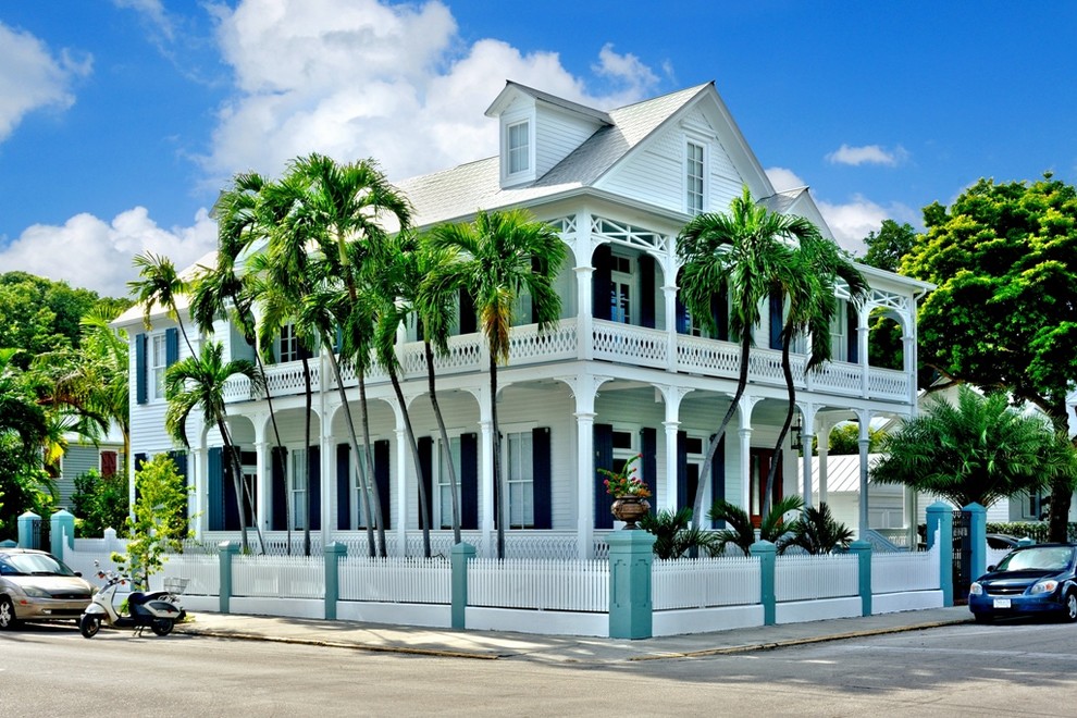 White world-inspired house exterior in Miami.