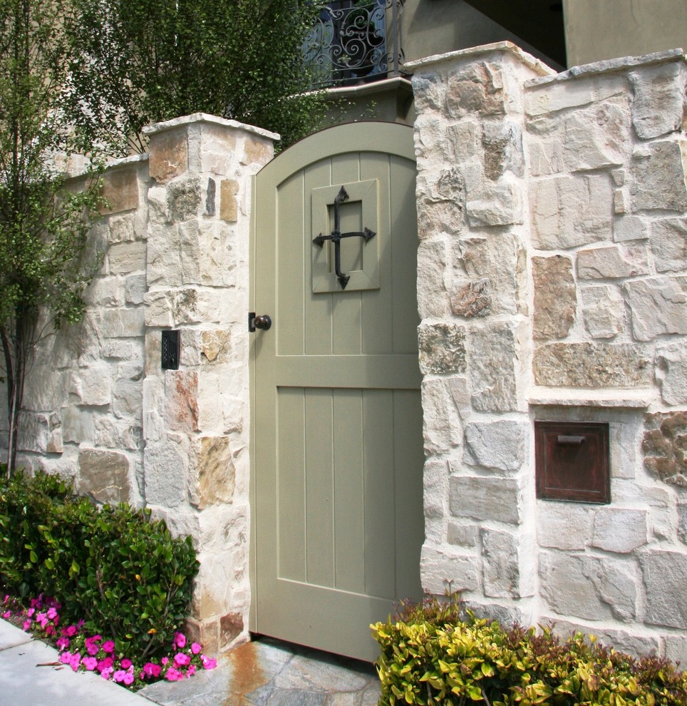 Photo of a traditional house exterior in Orange County.