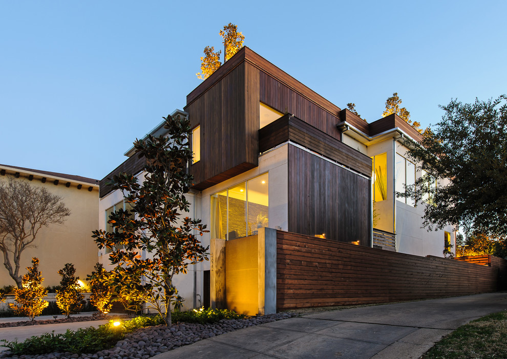 Photo of a contemporary house exterior in Seattle.
