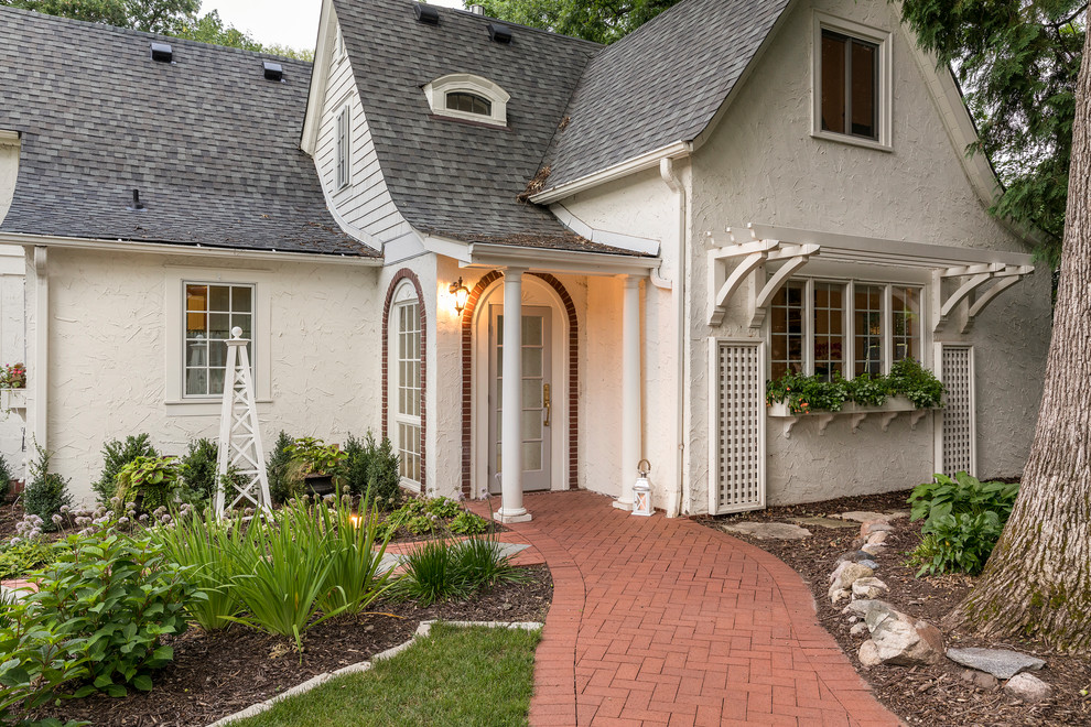 Elegant exterior home photo in Minneapolis