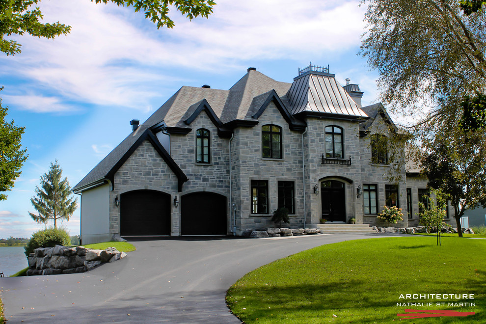 Inspiration for a timeless exterior home remodel in Montreal