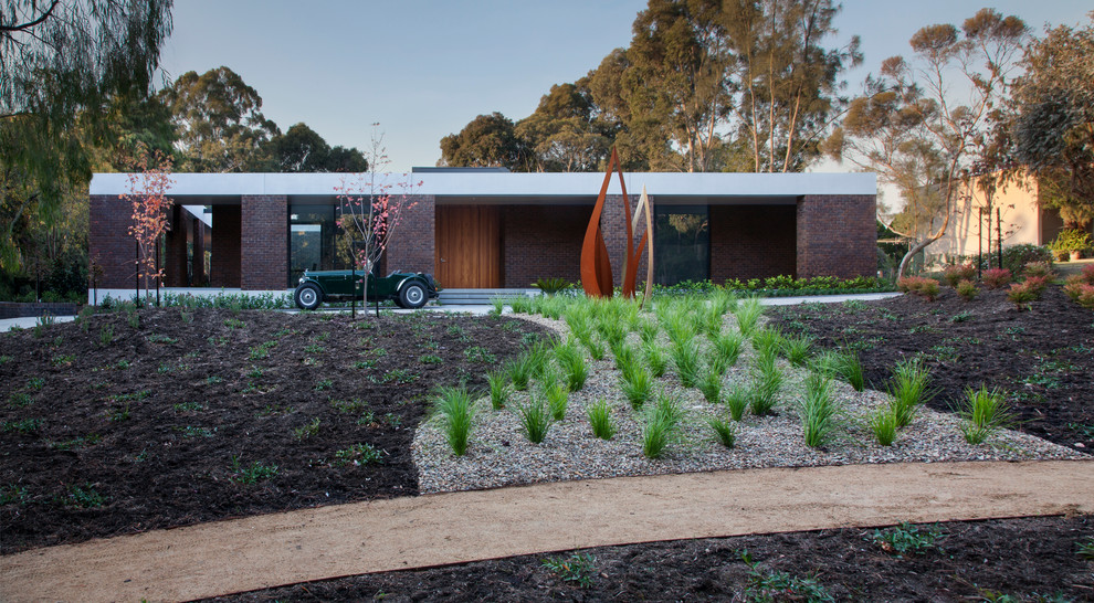 Courtyard House Front Yard - Modern - Exterior - Sydney - by Brickworks