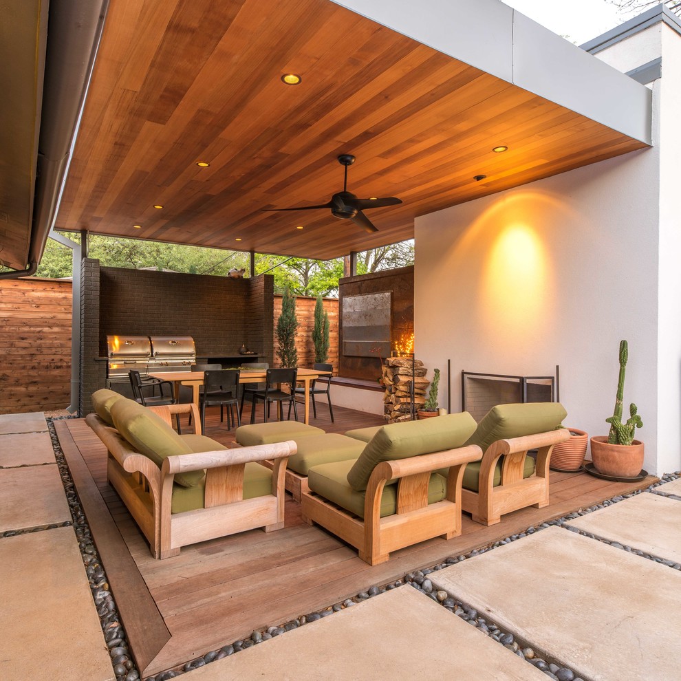 Ispirazione per un patio o portico minimalista