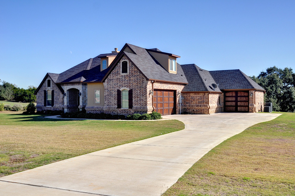 Couto Custom Homes - Granbury, TX - Custom Home - Washington Residence ...